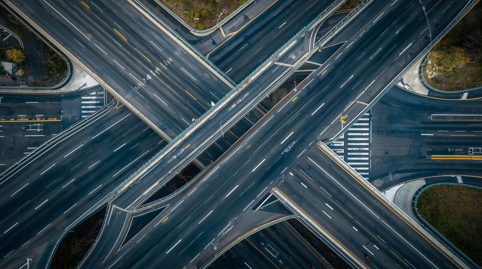 4つのドーパミン経路の機能と相互関係を示す図